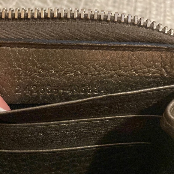 SOLD - Gucci Guccissima Metallic Zip-around Wallet - Picture 9 of 12